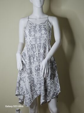 Treasure Bond Light Gray and White Ikat Print Spaghetti Strap Dress